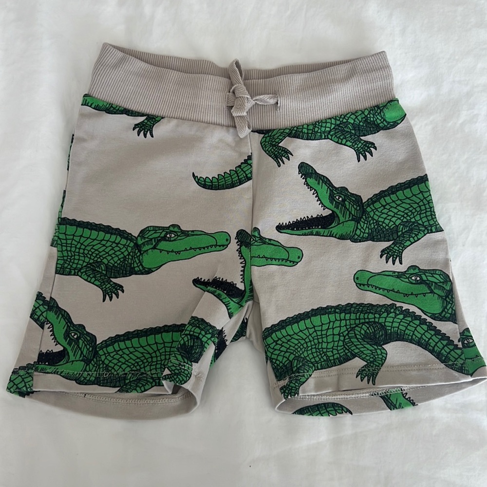 Mini Rodini Alligator Shorts. Size 92/98